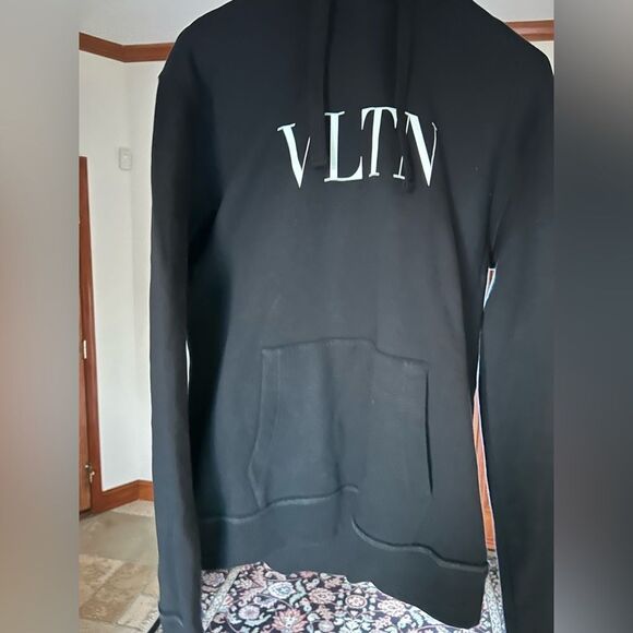 Men’s Valentino logo pullover hoodie size small fits like medium made in Italy - Picture 1 of 8